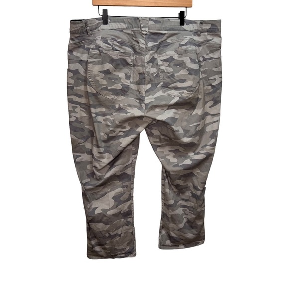 Democracy Green Camouflage Absolution Skinny Pants Size 22 - Picture 3 of 13